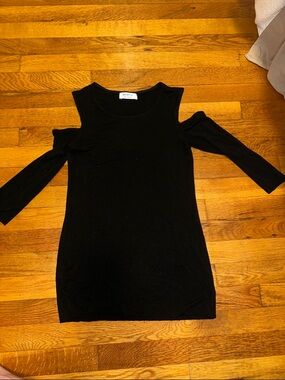 Bailey 44 Black Cold-Shoulder Ribbed Tunic Top